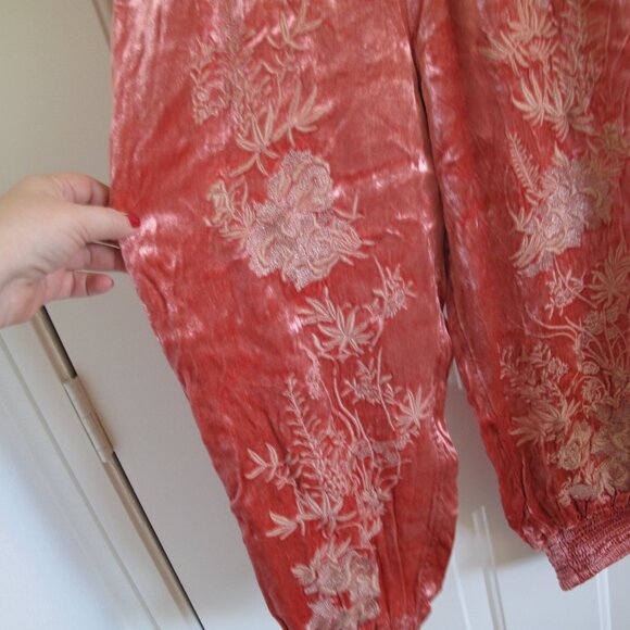 ANTHROPOLOGIE Rosie Coral Embroidered Velvet Joggers - Picture 3 of 9